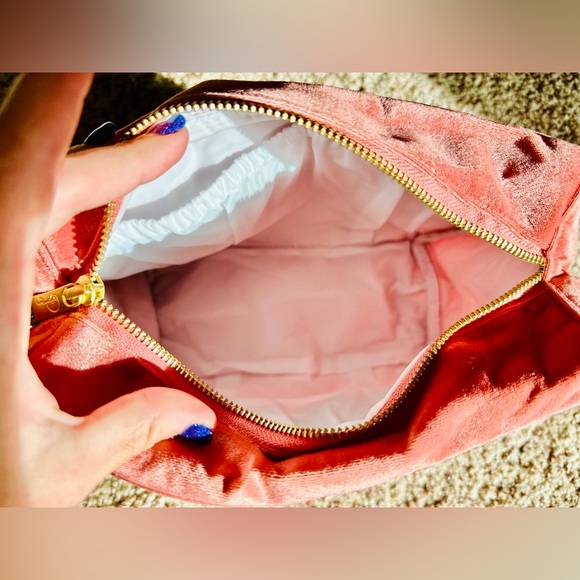 Powder Design UK Velvet Vanity Bag Crane Sunrise in Petal - Picture 5 of 7